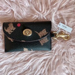 Brand new coach kittens card case w “dog leash clip” attachment